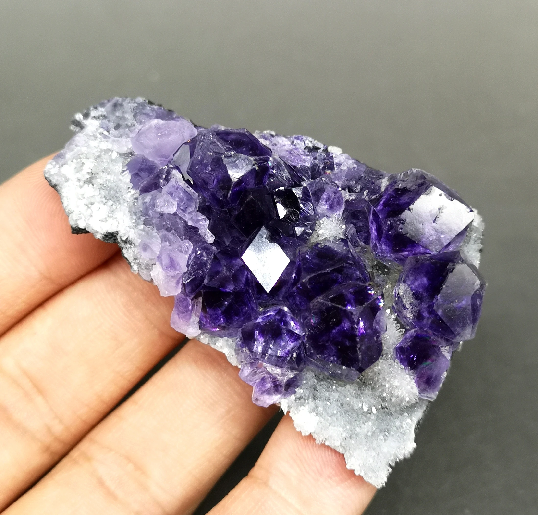 

New varieties! 40g Natural Polyhedral purple fluorite cluster mineral crystal specimens Stones and crystals Healing crystal