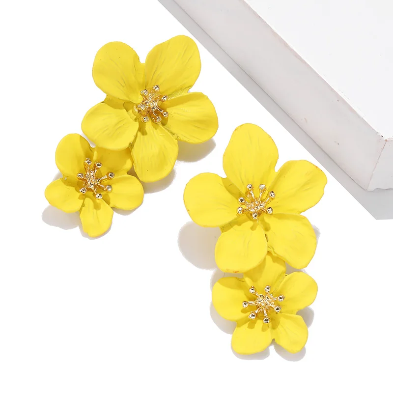 

2019 Latest Design Cute Flower Stud Earrings Colorful Spray Paint Effect Creative Statement Earring For Women Girl Jewerly Gifts