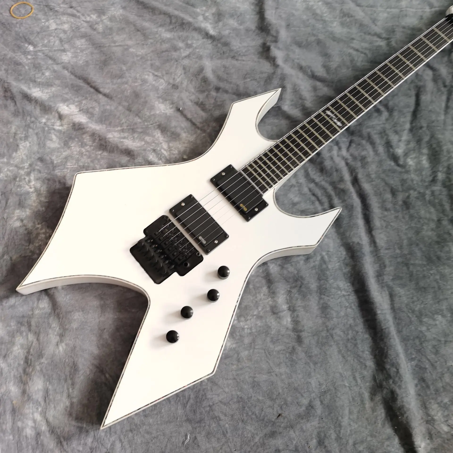 

New Electric Guitar.white color guitarra.handmade 6 stings gitaar.high quality pickups.real photos