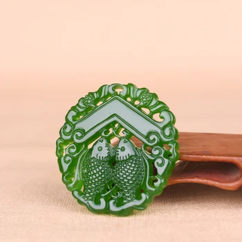 

Xinjiang and Tian spinach green jade double-sided hollow pendant men and women