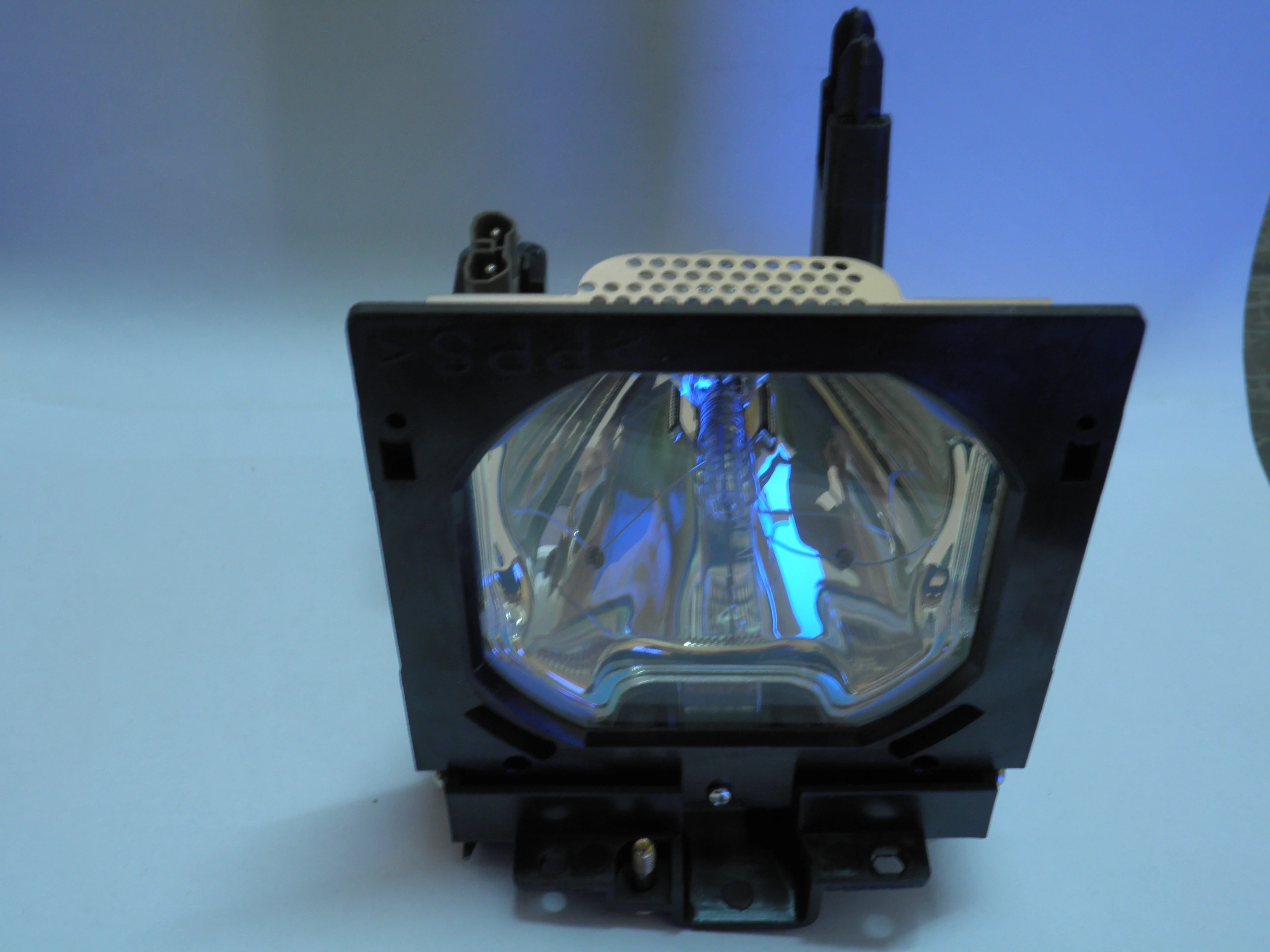 POA-LMP80 LMP80 610-315-7689 для SANYO PLC-EF60 PLC-XF60/Eiki LC-SX6 LC-X6/Кристи v-образной КРЕПЕЖНОЙ ПЛАСТИНОЙ LS+ 58 LX66 LX66A прожекторная лампа