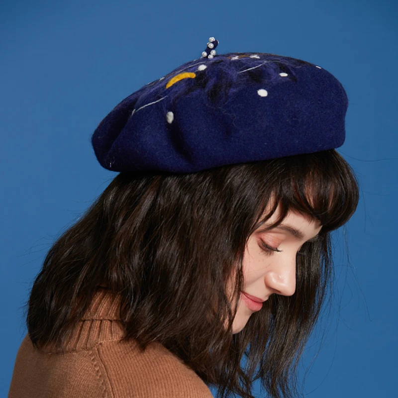 女性のための手作りの星空の夜の帽子柔らかいウールのフェルト帽フレンチスタイルヴィンテージ画家のための暖かい冬の帽子