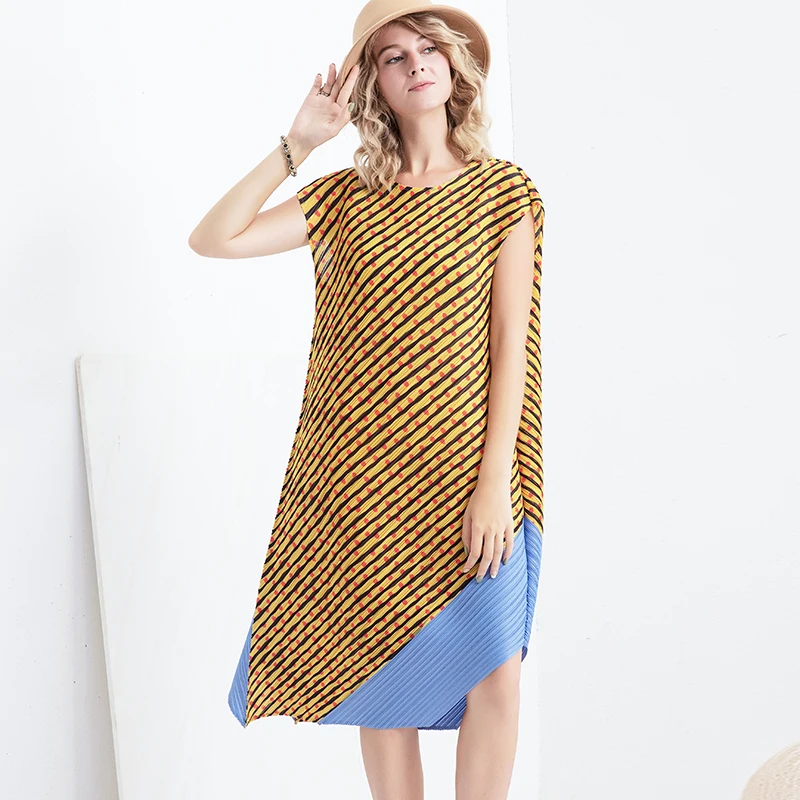 Changpleat новые летние женские платья с волнистыми полосками Miyake плиссированные модные дизайнерские платья с принтом с круглым вырезом большого размера D21