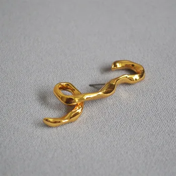 

Future Design Cool Metal Baroque Line Exaggerated Earrings