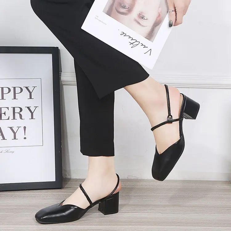 

Closed-toe Sandals Women's Summer 2019 New Style England Versatile Semi-high Heeled Retro Straight-line Buckle Mary Jane Chunky-