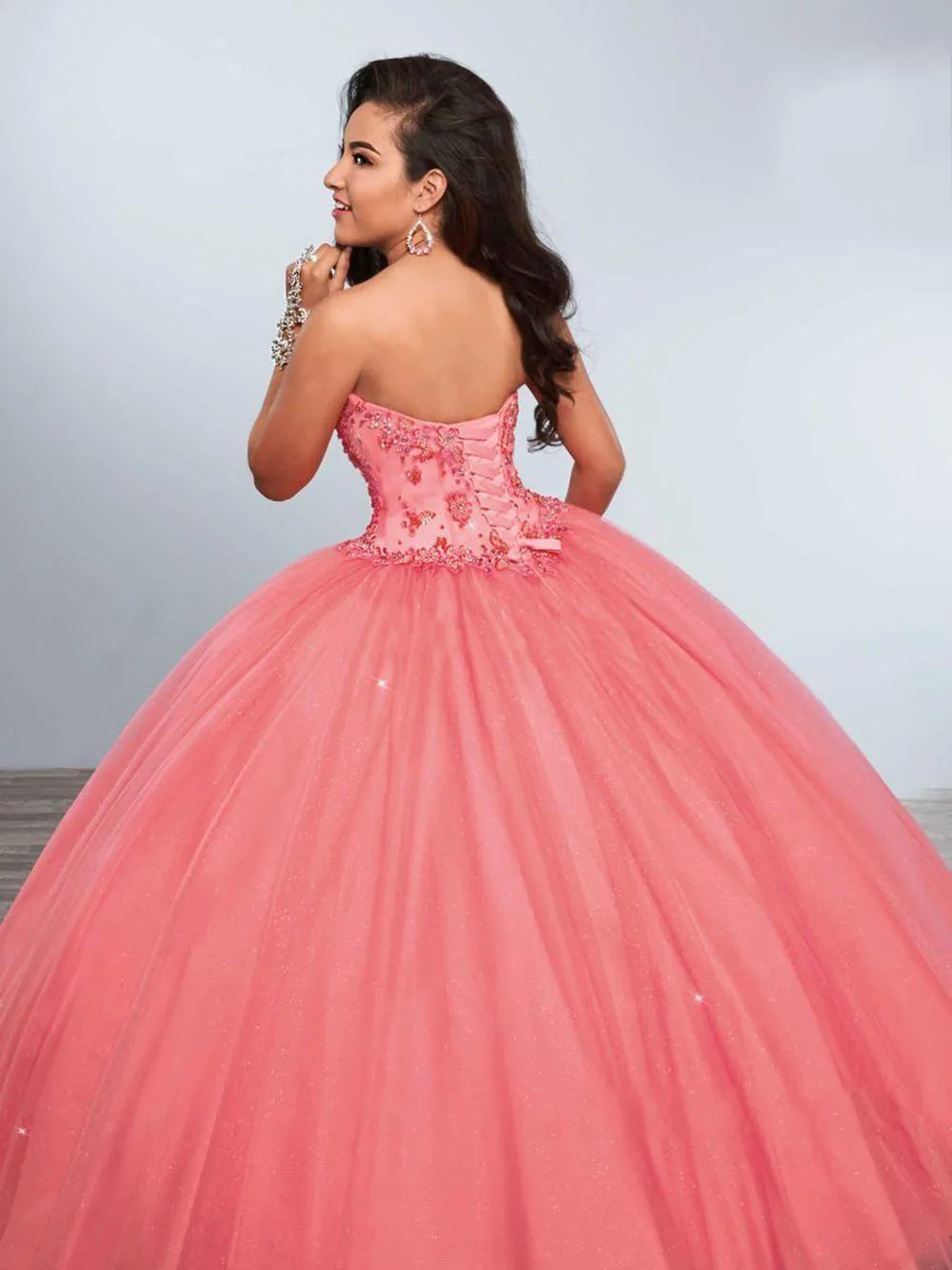 Green Ball Gown Quinceanera Dresses Sweetheart Crystal Beaded Tulle Floor Length Corset Masquerade Ball Gowns Sweet Dress