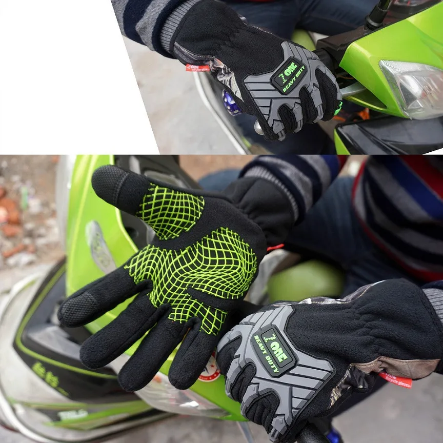 2830966779_1268410726