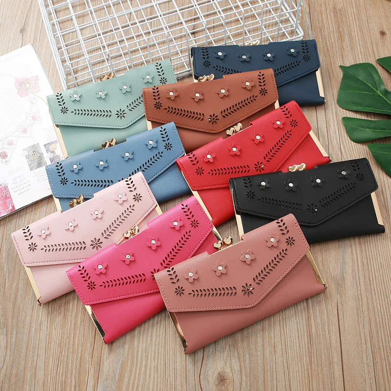 

The new Korean version of fashion handbag engraved empty mobile phone big wallet lady long dinner