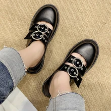 Туфли на плоской платформе в стиле Лолиты; женские водонепроницаемые мокасины на толстой подошве с пряжкой и ремешком; повседневные лоферы; женская обувь с заклепками, визуально увеличивающая рост; с вырезами