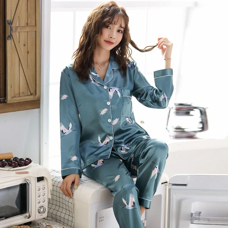 

Spring And Autumn Long Sleeve Trousers Blue Crane Fold-down Collar Model Silk Pajamas Women's Suit