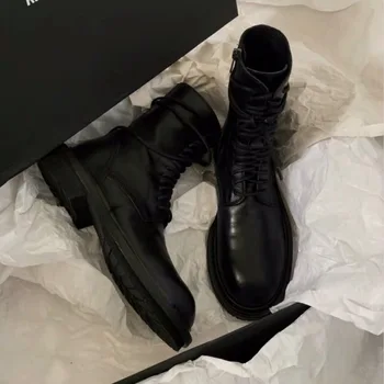 

2020 New Style for Autumn and Winter Strap Platform Martin Boots Handsome Tie British Boots nv wang Red Wild dan xue Fashion