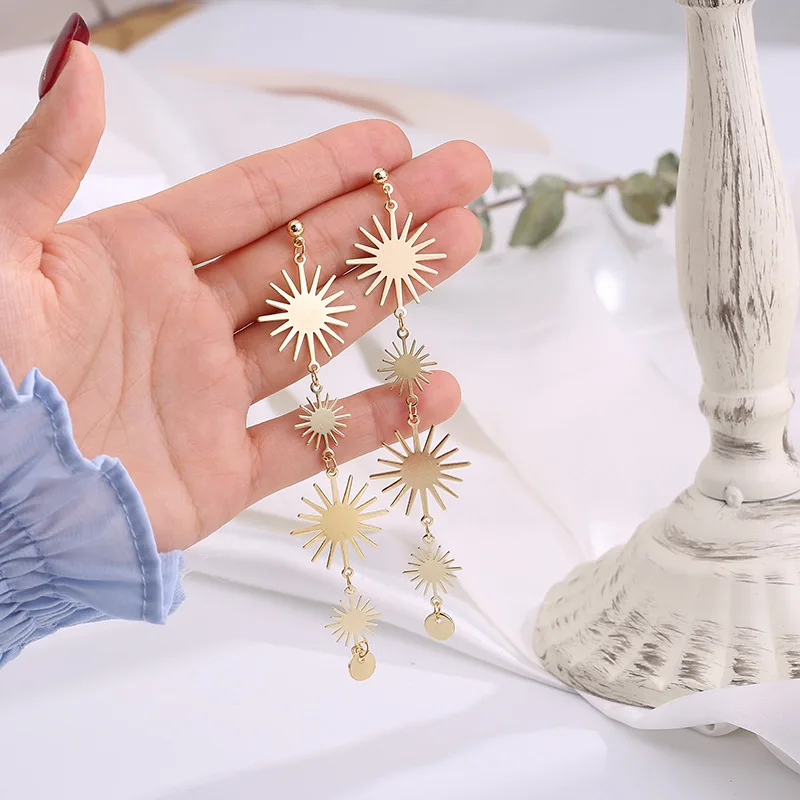 

2020 New Korean Elegant Gold Color Sun Flower Super Long Earrings For Women Fashion Simple Clip Earring Oorbellen Gift