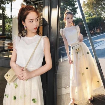 

Brand Design New 2020 Summer Women's Tassel Sleeveless Knit Tops and High Waist Floral Embroidery Dot Long Skirt Two piece Set