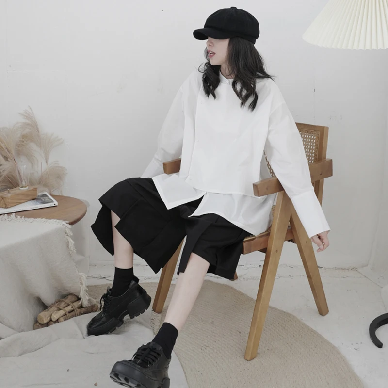 [EAM] Women White Irregular Back Vent Big Size