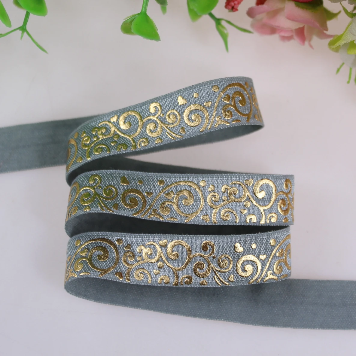 Новый дизайн! 5/8 "золотой фольги swirl напечатанные складки над эластичным 016