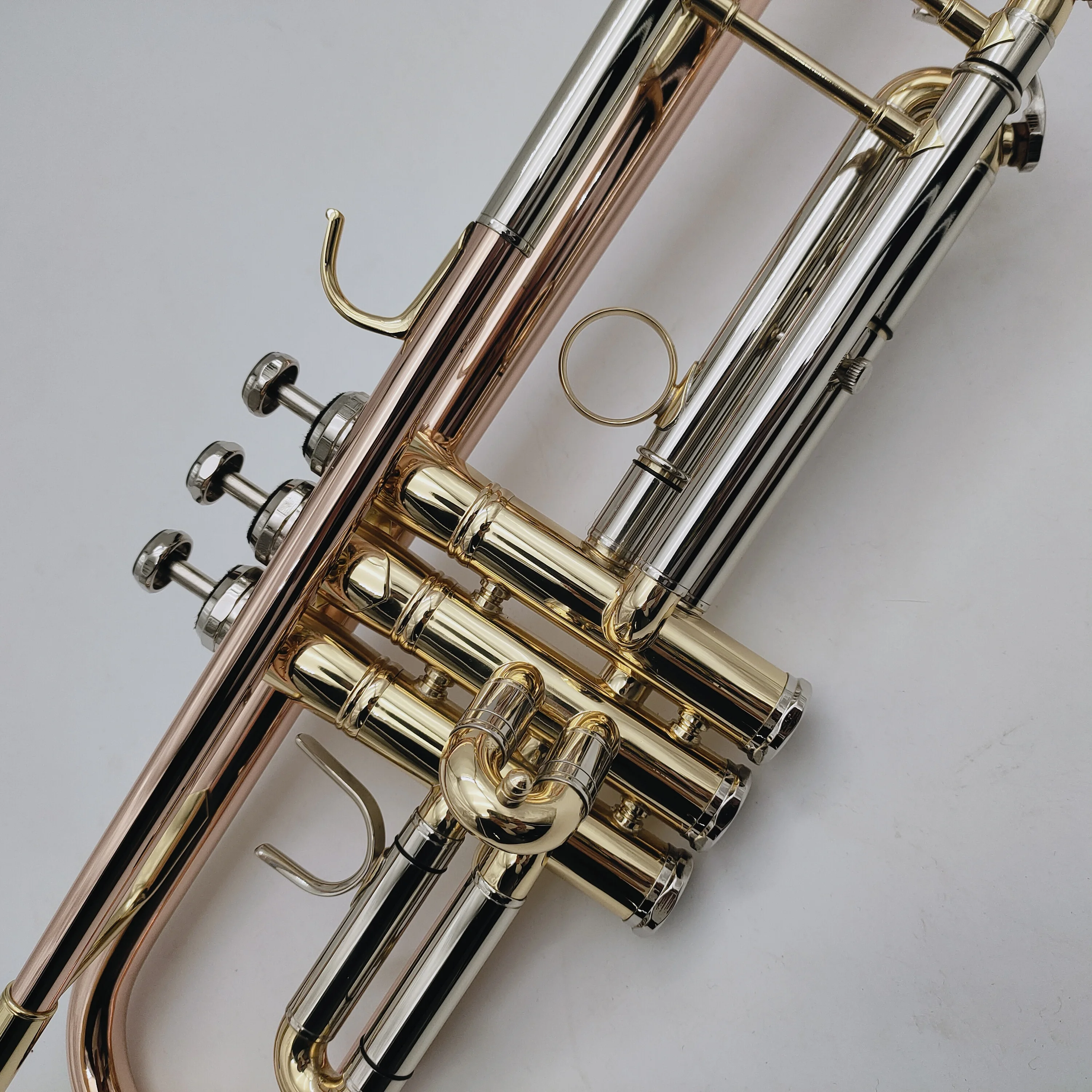 Hot Selling Brand Bach LT180S-39 Trumpet Bb Brass Musical instrument Professional with Case Accessories