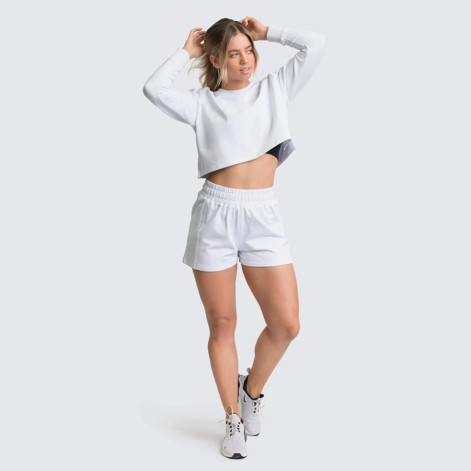 

2020 New Yoga Round Neck Sports Leisure Running Fitness Breathable And Comfortable Solid Color Long Sleeve Shorts Suit Women