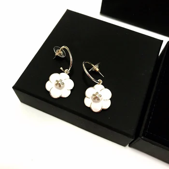 

Floral Earrings Women High End Fine Jewelry Trendy Golden Stud Earrings Female