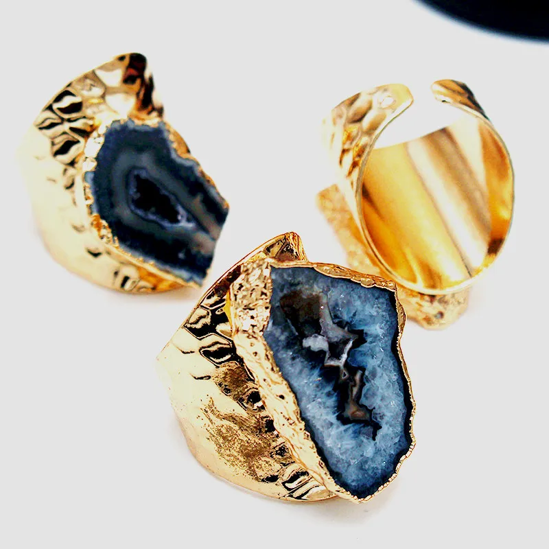 11266355194_1369728304