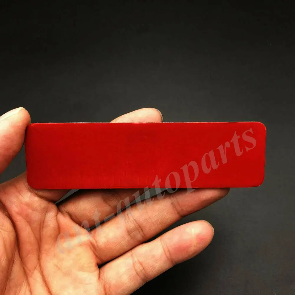 Рисунок 3 - Металлический значок-эмблема автомобиля