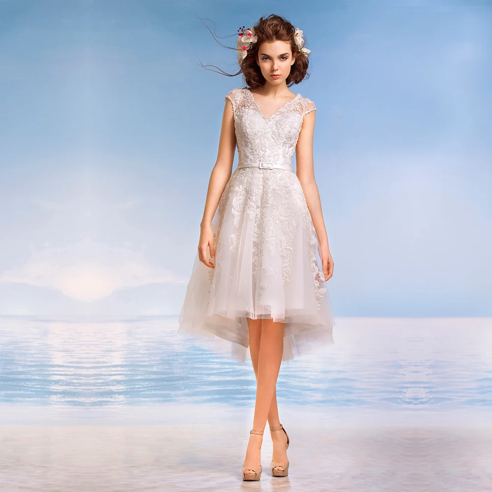 

Sexy Designer A Line White Formal Custom Made lace appliques Fashionable Vestido De noiva bridal gown 2018 bridesmaid dresses