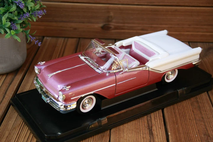 Тонкая 1:18 1957, модель из сплава, модель, которую можно открыть
