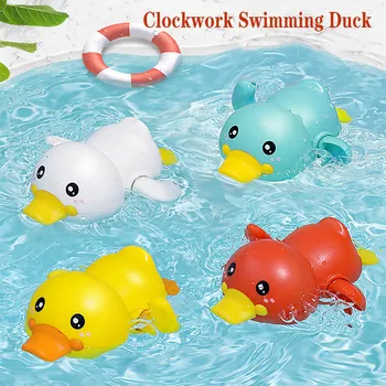 Mainan Clockword Swimming Duck Mengapung 1