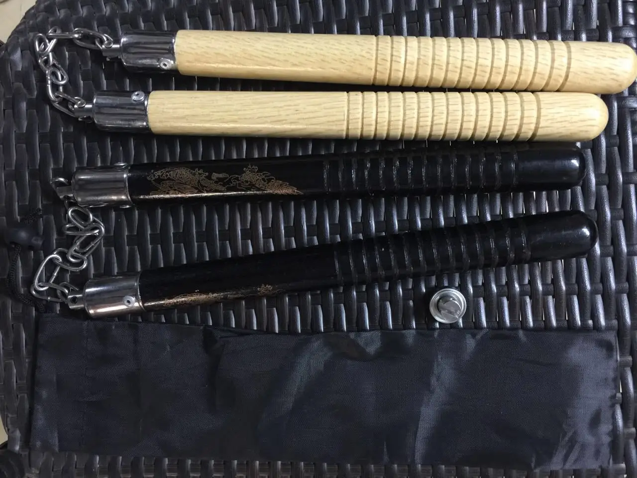 

Non-standard Bearings Wooden Anti-slip-Nunchukus Practical Wooden Nunchucks Defensive Martial Arts Short Stick