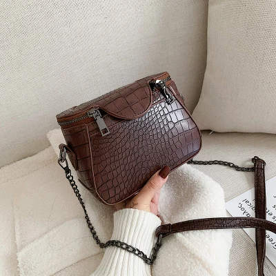 brown DORANMI, сумки через плечо с каменным узором, женские Сумки из искусственной кожи, женская сумка через плечо, одноцветная сумка-мессенджер с клапаном, Bolsos BG409 - Цвет: brown