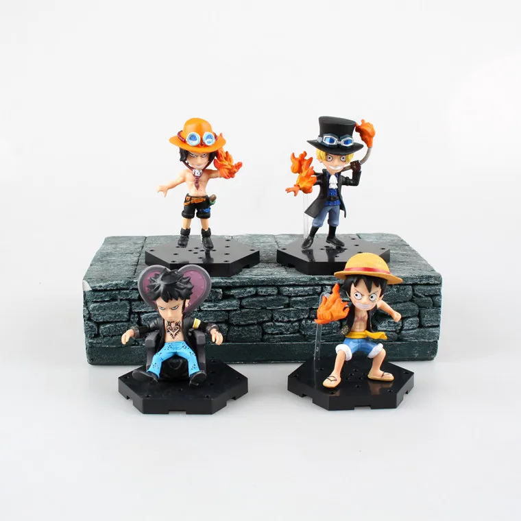 

Cute Capsule Toy One Piece 71 S 4-Piece Luo Ace Luffy Saab Garage Kit Decoration Model