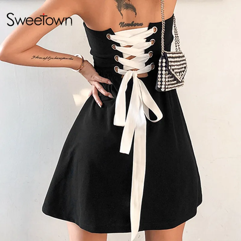 Sweetown/черное сексуальное платье без бретелек для вечеринок, женское вечернее платье с перекрестной спинкой, рождественское платье, облегающее и расклешенное осеннее платье