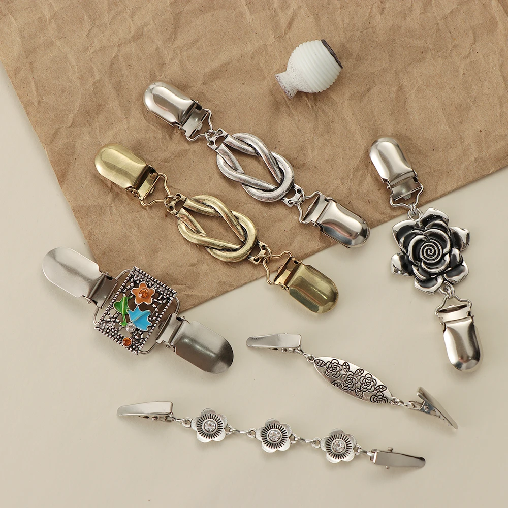 

Retro Shawl Brooch Women Cardigan Sweater Blouse Shawl Clips Pin Shirt Collar Flower Pattern Duck Clip Clasps Charm Gift