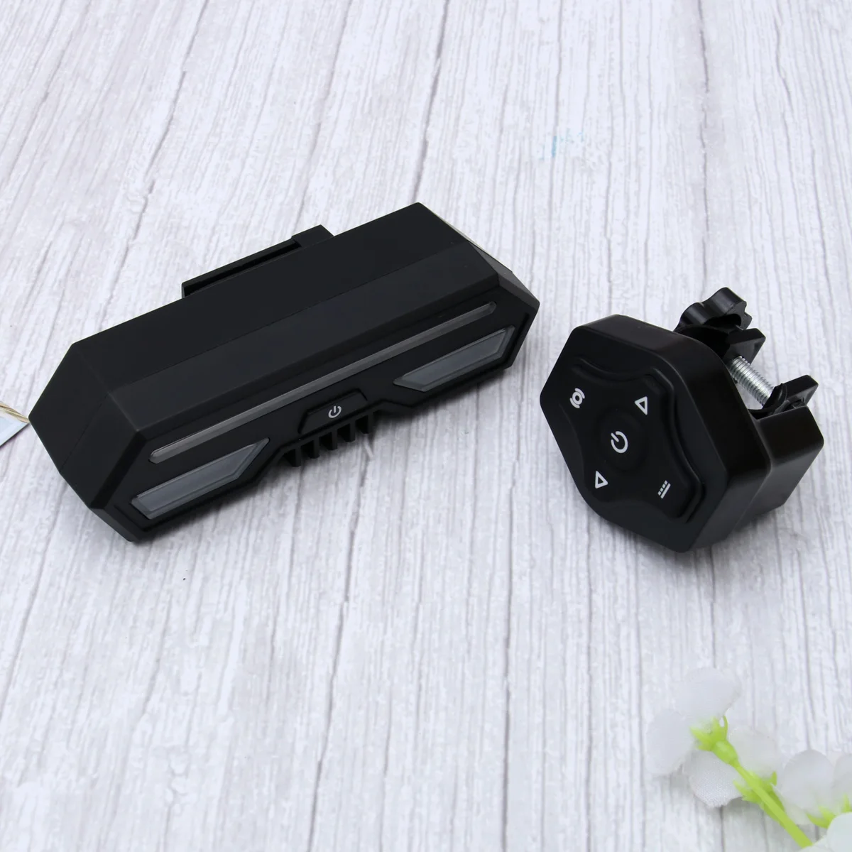 1 Набор из прочного практичный Водонепроницаемый зарядка через usb хвост светильник дистанционного Управление светильник Беспроводной рулевого управления хвост светильник для велосипеда