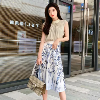 

silk shirts in the summer of 2020 the new south oil female sleeveless shirt lapels luxury mulberry silk blouse. "7101