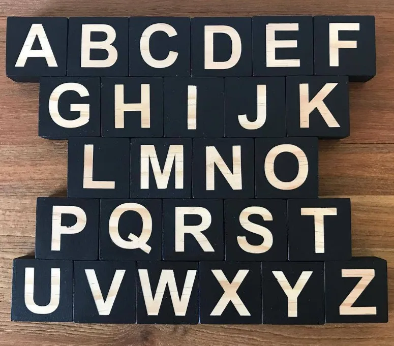 Черный 1PC Nordic Style Wooden Alphabet Letters Baby Name Blocks For Nursery Bedroom Photo Shoot Decor Newborn Keepsake Gift White Pink - Цвет: Черный