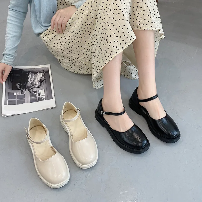 

Женские кроссовки на платформе, из ПУ кожи, на толстой подошве