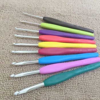 

9pcs 9 Different Sizes 2~6mm fashion Colorful Silicone Handle Crochet Hooks Needles Kit for knitting lover/crochet learner