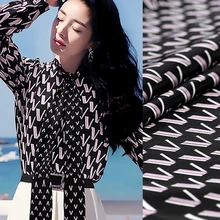 135 см в ширину 17 мм V с буквенным принтом шелковая креповая ткань для летнего платья рубашка шарф юбка брюки костюм DE1051