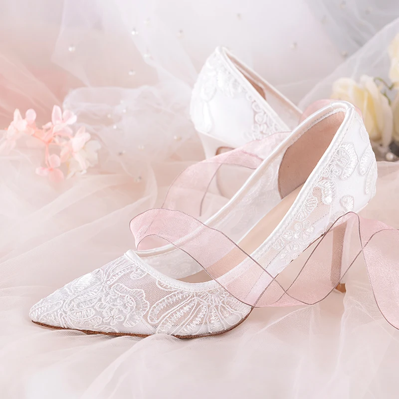 

News Bride White Shoes Flower Veins Beautiful Lower 5cm 7cm Middle Heels Pointed Toe Wedding Dress Pumps Women Shoes Air Mesh