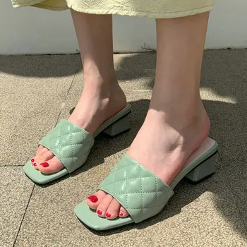 

2020 Women Summer Open Toe Flip Flops Fashion Square Heel Beach Slippers Ladies Causal Outdoor Shoes Purple Green Beige