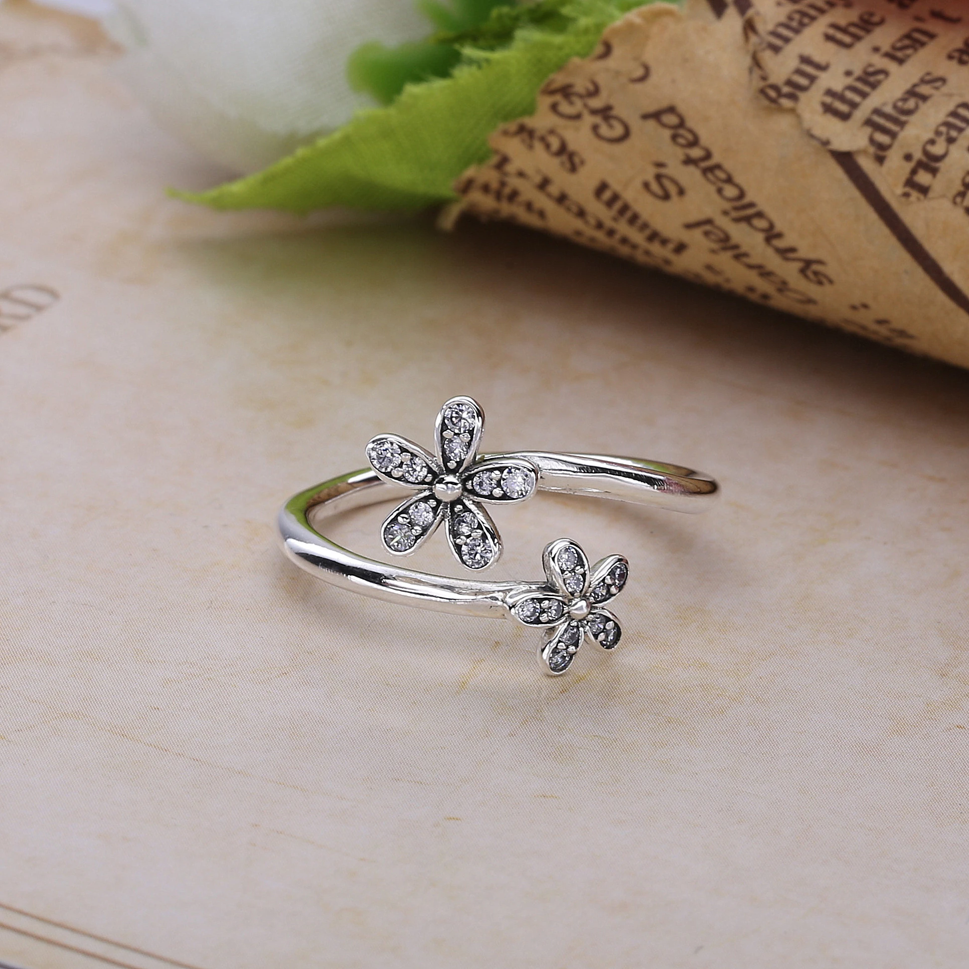 Ajax 925 Sterling Silver Original charm Crystal Clear Fashion Avant-garde Petal Ring As The Best Gift For Women