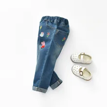 Новые стильные леггинсы с рисунком поросенка на весну и осень, джинсы с вышивкой для девочек, универсальные брюки для мужчин и женщин и детей