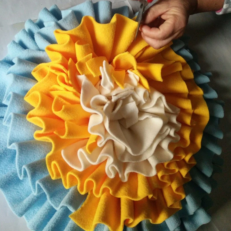 Pet Toys Dog Blanket Toys Mat Pad Piecing Feeding Multicolor Washable Round Training Pet Sniffing