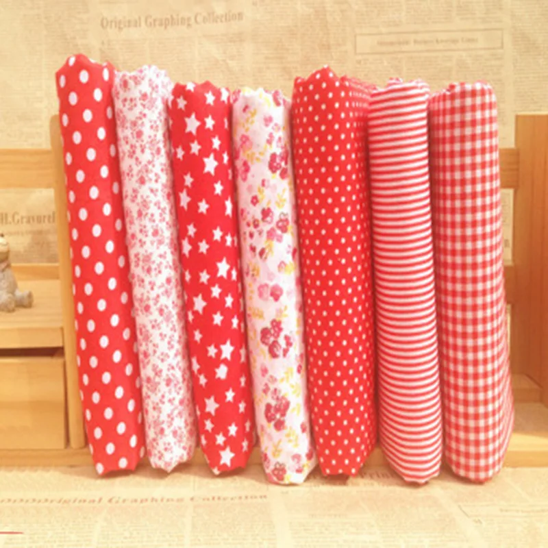 NEW 7pcs BUNDLE red COTTON FABRIC//MATERIAL FLORAL DOTS STARS Joblot Mixed Crafts