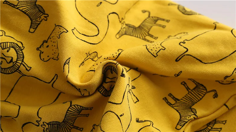 11817393615_568943679