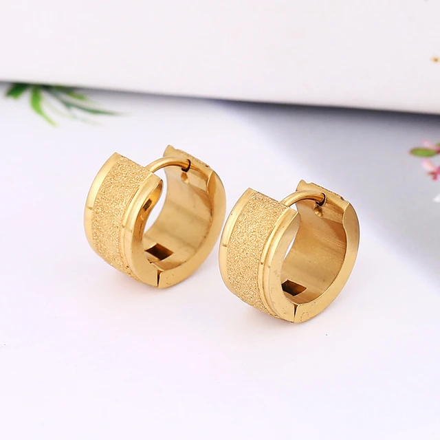  2019 Fashion Black Silver Color Stainless Steel Earrings Women  Men's Round Gold Punk Gothic Stud Earring for Men : Clothing, Shoes &  Jewelry