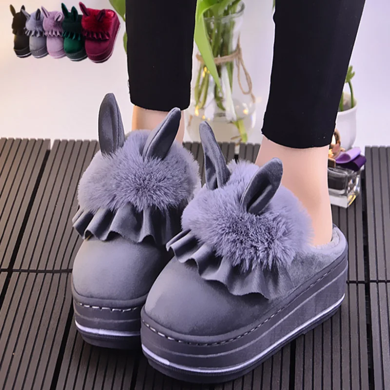 Зимняя домашняя обувь с заячьими ушками нескользящая меховыми помпонами Теплая
