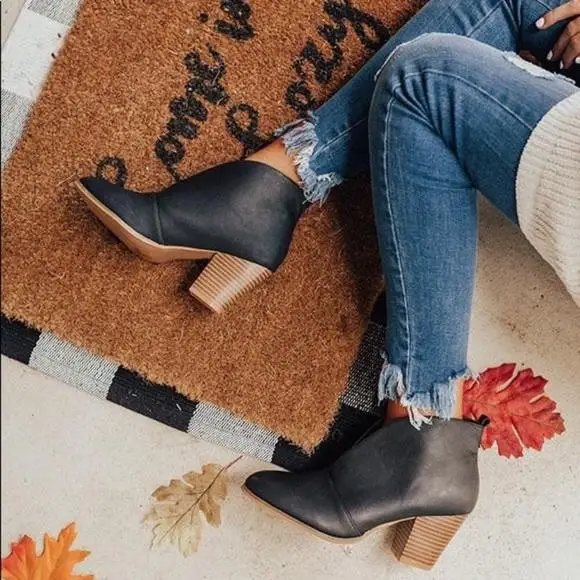 black_bootie_2_2000x