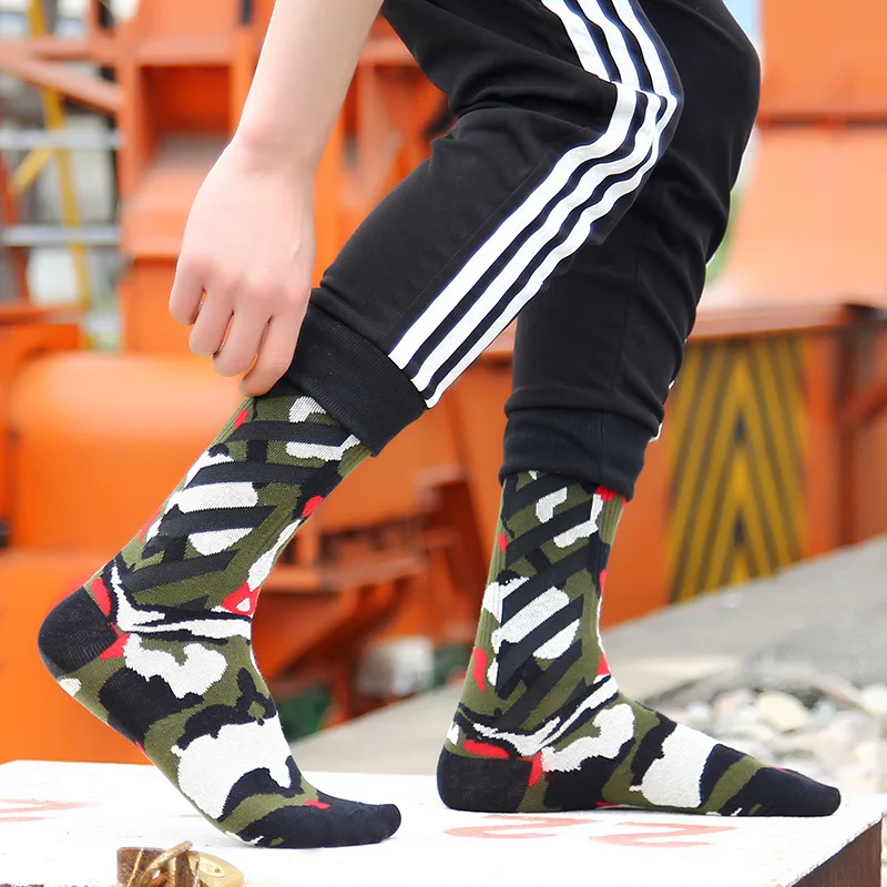 New men's socks camouflage socks men's cotton socks breathable sports skateboard street dance camouflage men's socks