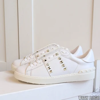 

Leather fabric small White Shoes With metal rivets Men's and women's shoes for Women Vulcanize Shoes Fashion Designer Shoes